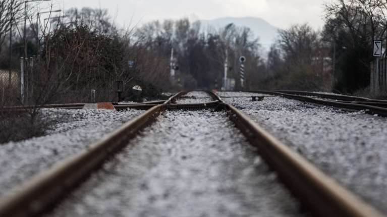 Ηellenic Train: Προσωρινή διακοπή της κυκλοφορίας στο τμήμα Σίνδος - Άδενδρο λόγω πυρκαγιάς