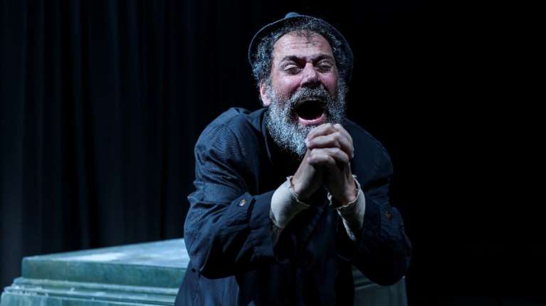 &quot;Το ημερολόγιο ενός τρελού&quot;: Η σπουδαία παράσταση του Στάθη Λιβαθινού επιστρέφει για 2η χρονιά