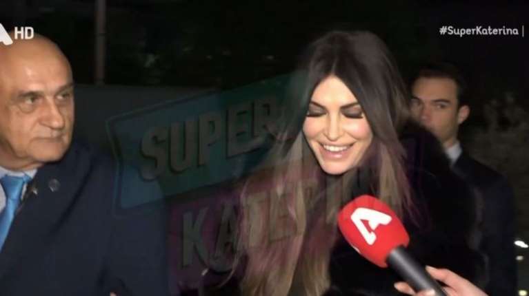 Κίμπερλι Γκίλφοϊλ: Με τον γιο της για δείπνο στο Μουσείο της Ακρόπολης - &quot;Υπέροχο το ελληνικό φαγητό&quot;