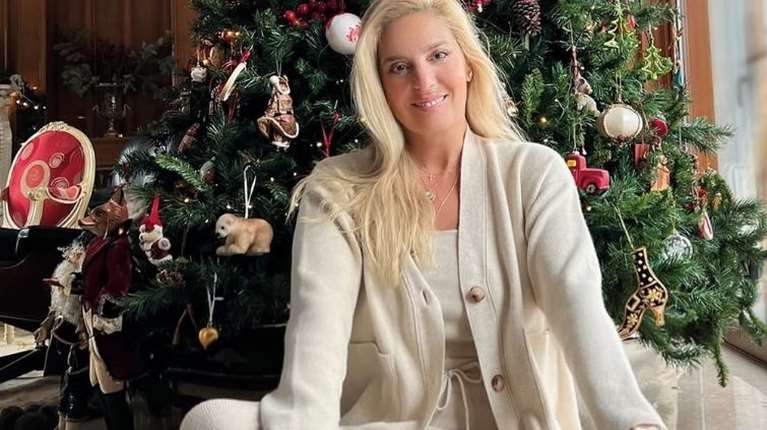 Η Έλενα Μακρή Λυμπέρη περήφανη μητέρα: Στην ορκωμοσία του γιου της, Άρη στο ναυτικό