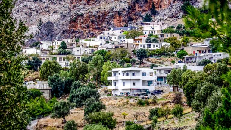 DW: Γιατί έχουν όπλα στην Κρήτη - Το μακελειό στα Βορίζια είναι το σύμπτωμα, όχι η αιτία