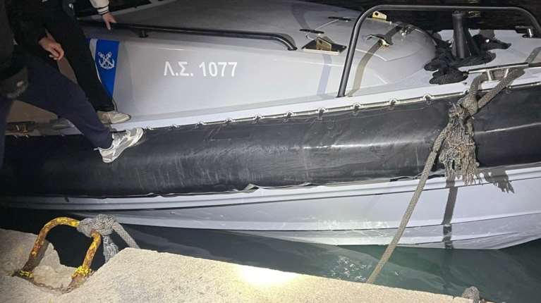 Χίος: Συναγερμός για 12χρονο αγόρι που αγνοείται μετά το ναυάγιο -  Τραυματίας είπε ότι αναζητά το παιδί του