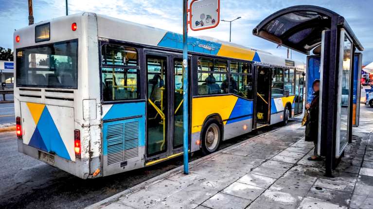 Ζωγράφου: Οι Αρχές αναζητούν ακόμα τον οδηγό ΙΧ που ξυλοκόπησε άγρια οδηγό λεωφορείου [βίντεο]