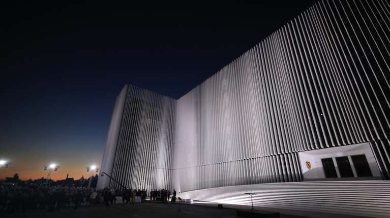 Διαψεύδουν πηγές του Υπ. Εθνικής Άμυνας την πώληση κτηρίου στην πλατεία Κλαυθμώνος