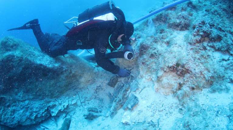 Ναυάγιο των Αντικυθήρων: Θαυμάσια ευρήματα σε υποβρύχιες έρευνες - Γλυπτά, αγγεία, σπάνια κομμάτια [εικόνες]
