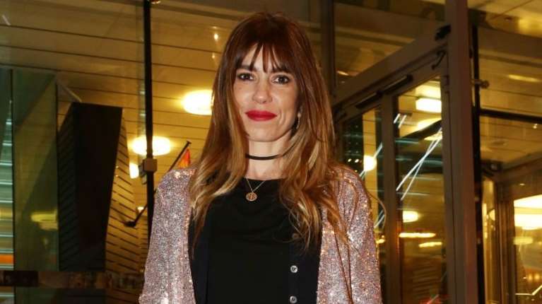 Κατάξανθη η Μυρτώ Αλικάκη: Η νέα εικόνα της στο Μέγαρο Μουσικής Αθηνών