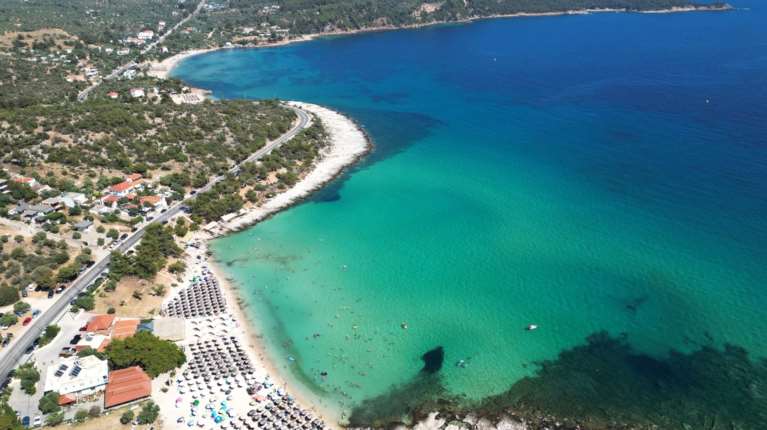 Το ελληνικό νησί με την απαράμιλλη φυσική ομορφιά - Οι αρχοντικές παραλίες και η ιστορία που χάνεται στα βάθη των αιώνων