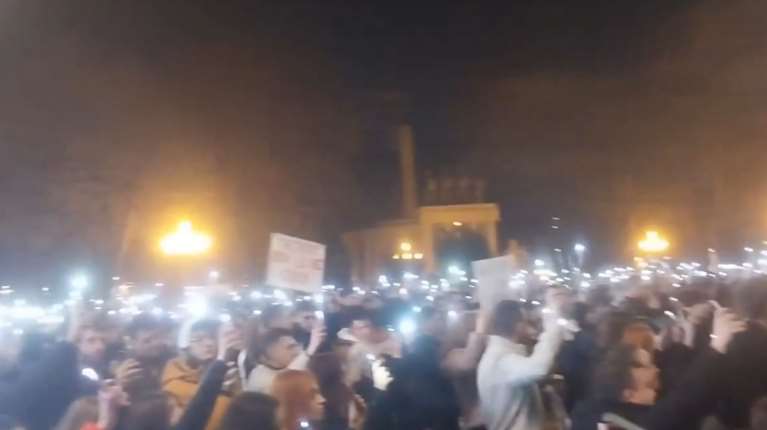 Βόρεια Μακεδονία: Χιλιάδες διαδηλωτές στα Σκόπια διαμαρτυρήθηκαν για τη διαφθορά στη χώρα