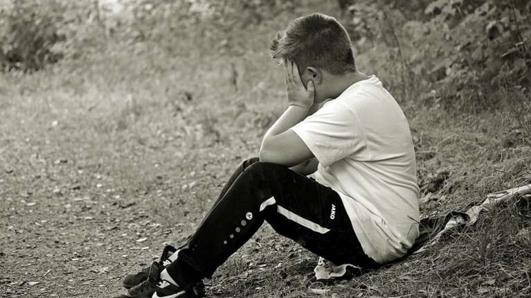 Ανατριχιαστική υπόθεση στη Βρετανία: 76χρονος νάρκωνε παιδιά για να τα εκμεταλλευτεί σεξουαλικά σε κατασκήνωση