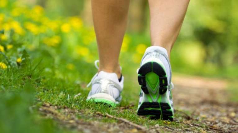 Οι δύο κινήσεις για να ζήσουμε περισσότερο: Πέντε λεπτά επιπλέον άσκησης και μείωση του "καθισιού" κατά 30 λεπτά