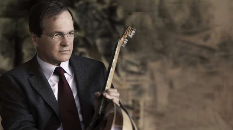 Χρήστος Νικολόπουλος: "Ο Γιώργος Νταλάρας ήταν πικραμένος - Τον είδα, κατέβηκα τις σκάλες και του είπα..."