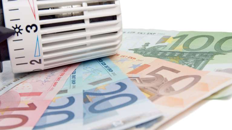Επίδομα θέρμανσης: Ποιοι πληρώνονται αύριο και τι ποσά θα δουν στους λογαριασμούς τους