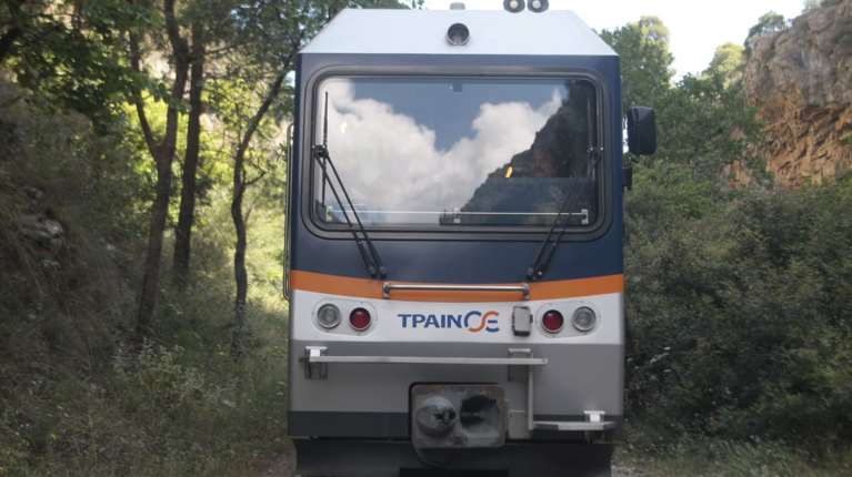 Νέα βλάβη στον Οδοντωτό Σιδηρόδρομο: Ακινητοποιήθηκε συρμός έξω από το Διακοπτό σε δύσβατο σημείο