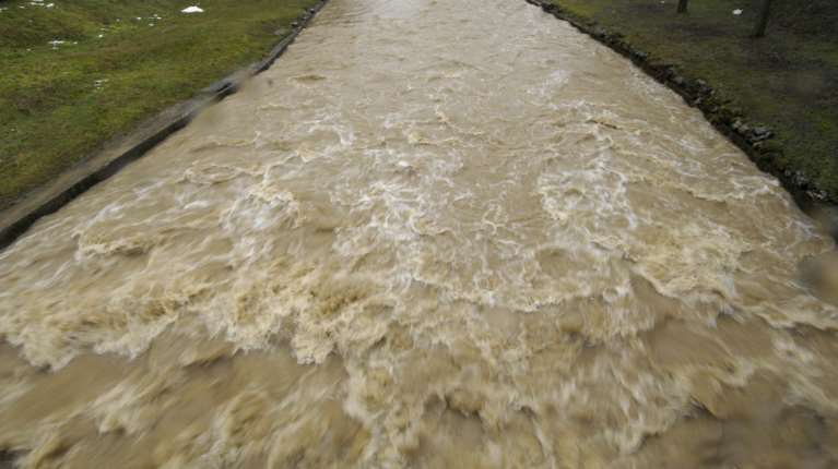 Κακοκαιρία Byron: Διεκόπη η κυκλοφορία στον επαρχιακό δρόμο Αλεποχωρίου - Σχίνου