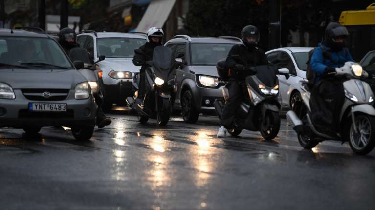 Κυκλοφοριακά προβλήματα στον Κηφισό μετά το τροχαίο, καθυστερήσεις σε Κηφισίας, λεωφόρο Αθηνών