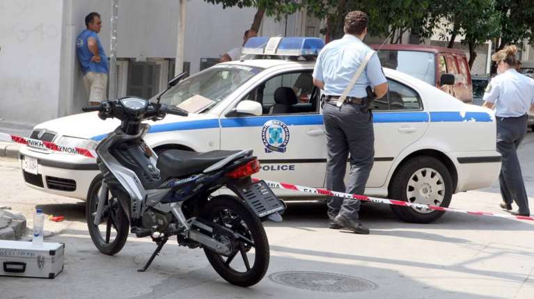 Βάρη: Ένοπλη ληστεία σε προποτζίδικο - Πήραν και χρήματα και λαχεία