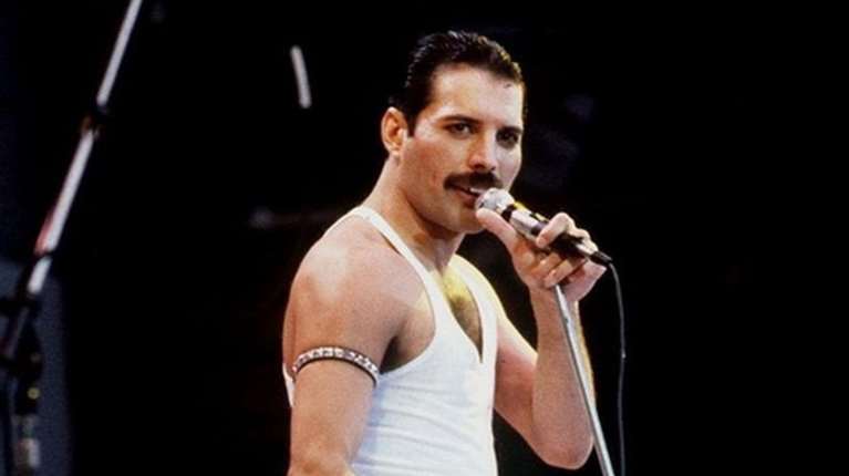 Φρέντι Μέρκιουρι: Αποκάλυψη σοκ για τη ζωή του - Είχε κόρη και την απέκτησε με τη γυναίκα φίλου του