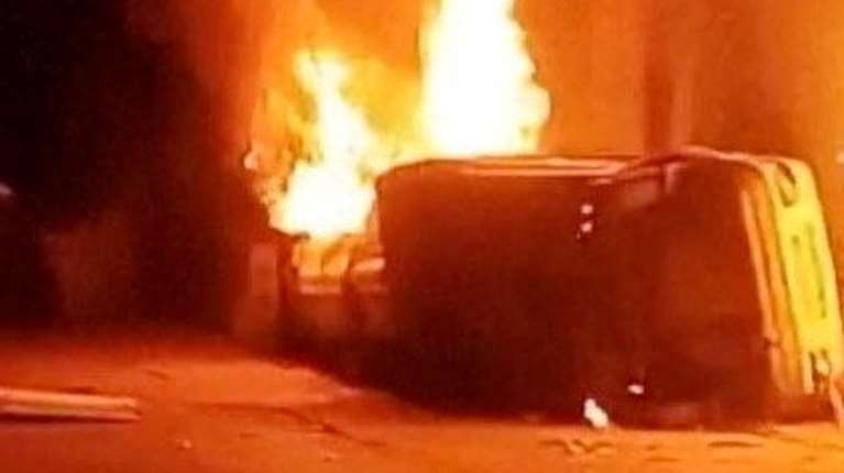 Κρίσιμες ώρες στο φλεγόμενο Ιράν: Αναφορές για εκατόμβες νεκρών - "Βλέπουμε στοιβαγμένα πτώματα"