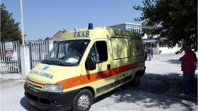 Kατέληξε στο ασθενοφόρο καθηγήτρια πανεπιστημίου