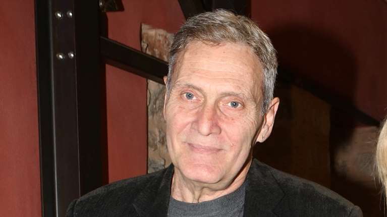 Πέθανε ο ηθοποιός Αλμπέρτο Εσκενάζυ στα 73 του χρόνια - Είχε δίπλα του την οικογένειά του