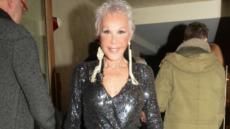 Στο &quot;σφυρί&quot; τα κοσμήματα της Ζωής Λάσκαρη - Τι αξία έχουν