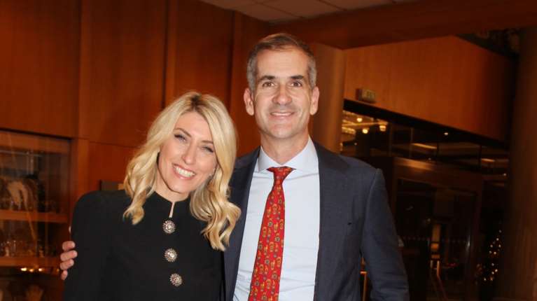 Σία Κοσιώνη - Κώστας Μπακογιάννης: Η θέα του σπιτιού τους- "Από την εξωτική Αθήνα"