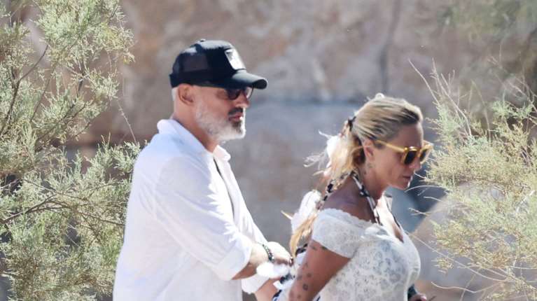 Ελεωνόρα Ζουγανέλη - Νίκος Συρίγος: Στα σοκάκια της Μυκόνου - Μαζί τους ο Γιάννης Ζουγανέλης