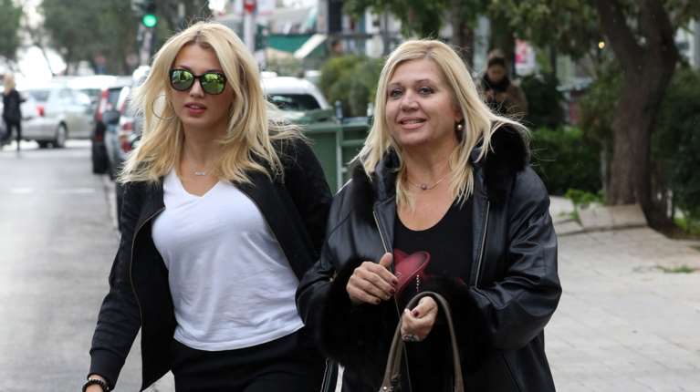 Κωνσταντίνα Σπυροπούλου: Πάρτι για τα γενέθλια της μητέρας της