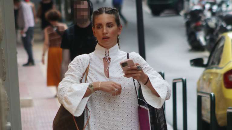 Αθηνά Οικονομάκου: Ούτε λέξη για τα σχέδια γάμου με τον Μπρούνο Τσερέλα - Η αντίδρασή της on camera