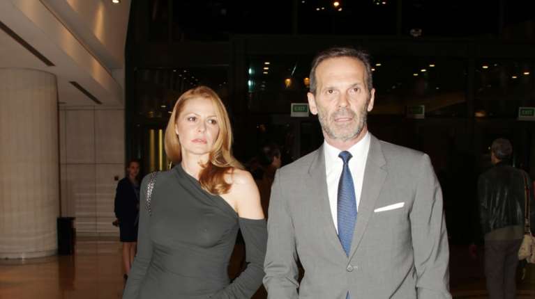 Ο Πέτρος Κωστόπουλος σε μία αποκαλυπτική συνέντευξη: Ο γάμος και το διαζύγιο με την Τζένη Μπαλατσινού, ο έρωτας και η σπάνια αναφορά στον Βασίλη Κικίλια