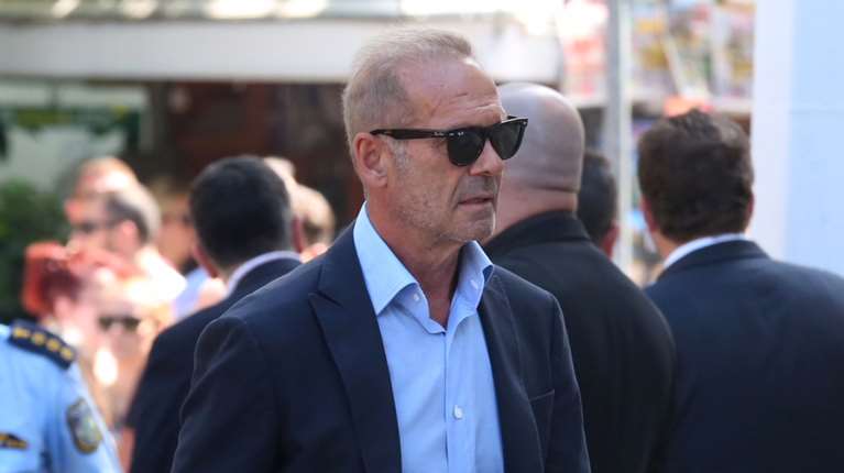 Πέτρος Κωστόπουλος: Σε παραδοσιακό μαγειρείο στο Κολωνάκι