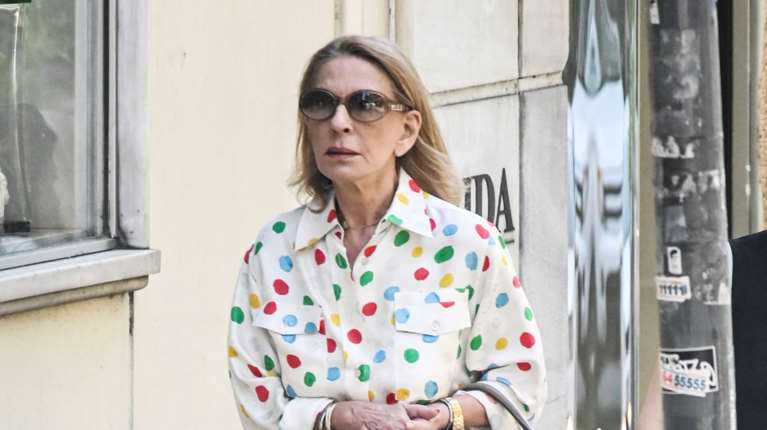 Όλγα Τρέμη: Η κομψή εμφάνισή της στο κέντρο της Αθήνας - Φόρεσε τo trend της σεζόν