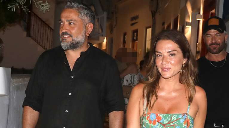 Σε γκαλερί της Μυκόνου η Βάσω Λασκαράκη και ο Λευτέρης Σουλτάτος