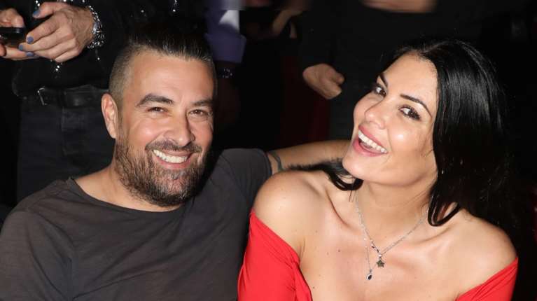 Περήφανοι γονείς η Μαρία Κορινθίου και ο Γιάννης Αϊβάζης- Μαζί στην παρέλαση της κόρης τους, Ισμήνης