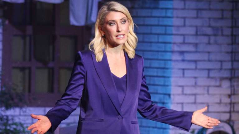 Σία Κοσιώνη: Παραμένει στη ΜΕΘ λόγω πνευμονίας - Η κατάσταση της υγείας της