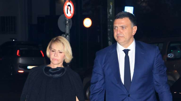 Η Τζένη Μπαλατσινού στη θεατρική παράσταση με τα συνεχόμενα sold out