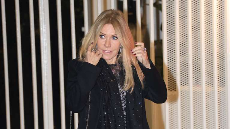 Μαριάννα Λάτση: Με γιορτινό look στη δεξίωση της Κίμπερλι Γκίλφοϊλ