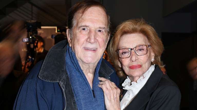 Γιώργος Κωνσταντίνου - Μάρω Κοντού: Φωτογραφίζονται μαζί σε θεατρική πρεμιέρα