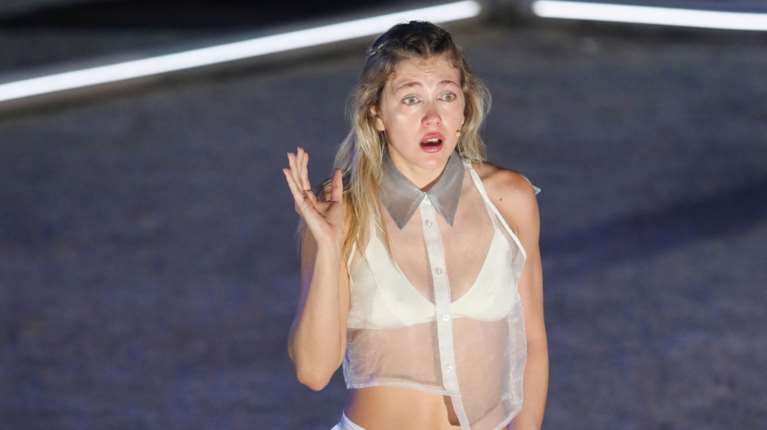 Το &quot;Maestro&quot; απόλαυσε την Κλέλια Ανδριολάτου στην Επίδαυρο - Παπακαλιάτης, Μουρατίδης και πλήθος καλλιτεχνών στο Αρχαίο Θέατρο