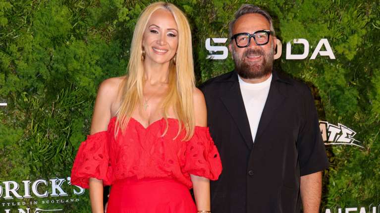 Ναταλί Κάκκαβα: Οι αναρτήσεις από τη φωτιά στην Παλαιά Φώκαια - &quot;Δυστυχώς κάηκαν σπίτια&quot; [βίντεο]