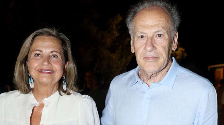 Ο Κώστας Λαλιώτης σε πολύ σπάνια εμφάνιση στο πλευρό της μοναχοκόρης του, Νίκης