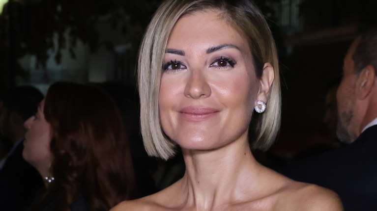 Oικογενειακή γιορτή για τη Ράνια Τζίμα και τον Γαβριήλ Σακκελαρίδη - Μαζί με την κόρη τους στο σπίτι τους