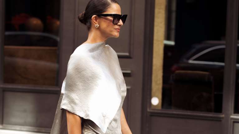 Ορκιζόμαστε: Αυτές οι τσάντες θα πρωταγωνιστήσουν στα festive λουκ του χειμώνα