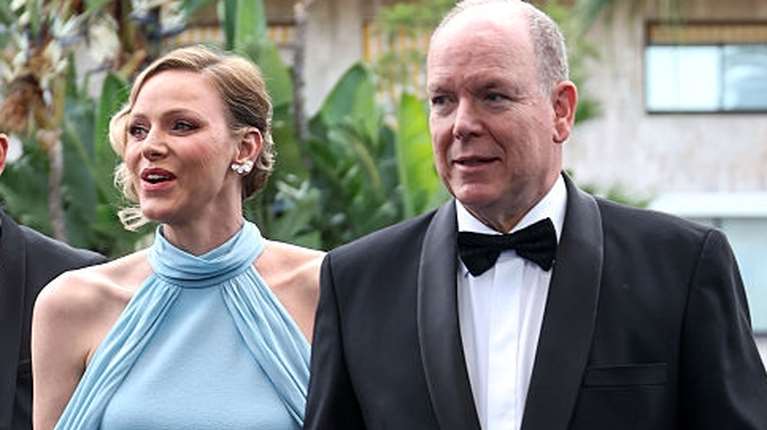 Μοντέρνα Σταχτοπούτα η πριγκίπισσα Σαρλίν στη νέα της εμφάνιση - Η αιθέρια δημιουργία που φόρεσε για πρώτη φορά