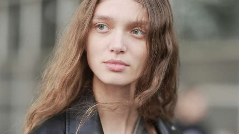 Like Fillers: 7 skincare προϊόντα που δρουν όπως τα ενέσιμα