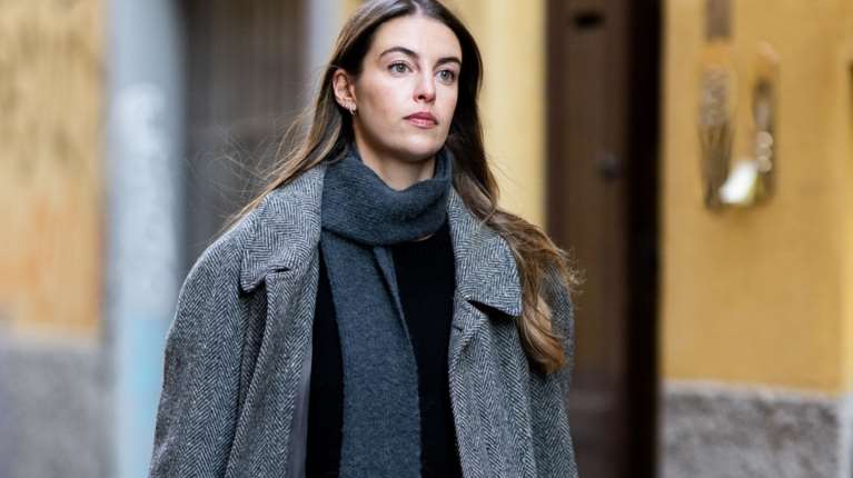 Ξέχνα το κασκόλ: Αυτό το item έχει την έγκριση των πιο stylish girls τώρα