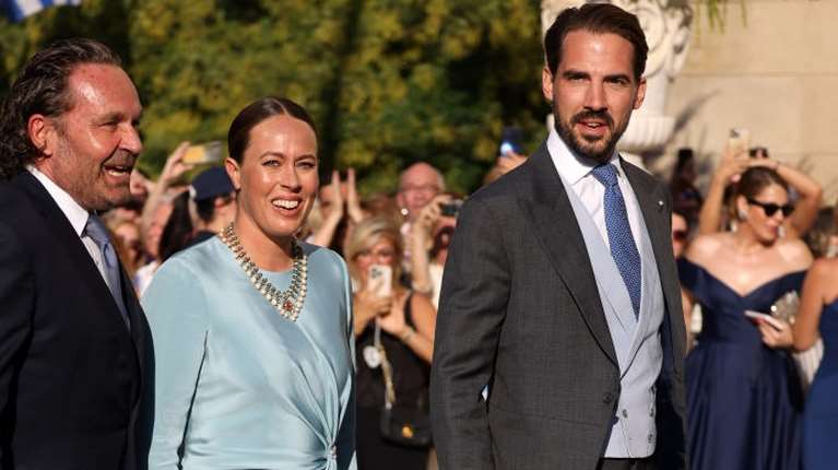 Στο Φισκάρδο της Κεφαλονιάς ο Φίλιππος Ντε Γκρες και η Νίνα Φλορ -  Για φαγητό σε γνωστό εστιατόριο