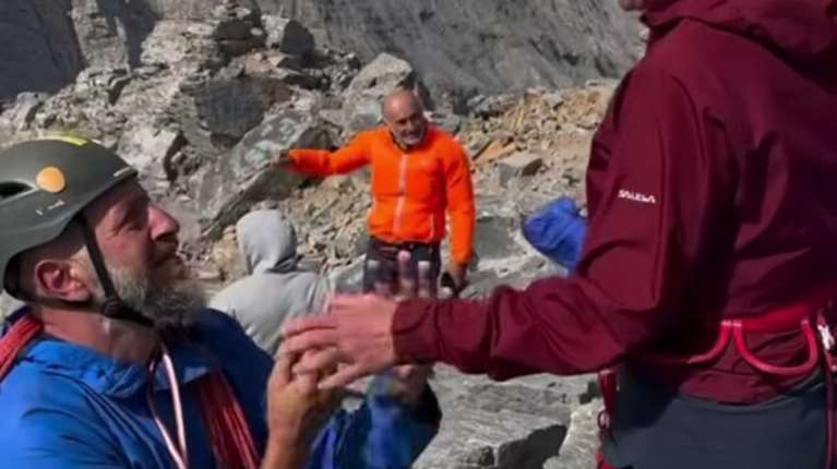 Μοναδική πρόταση γάμου στην κορυφή του Ολύμπου - &quot;Το δαχτυλίδι στο σακίδιο φαινόταν να βαραίνει…&quot;