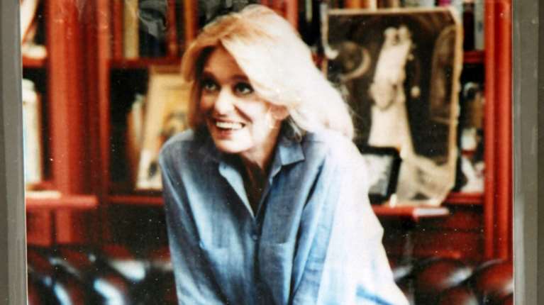 Όταν η Μελίνα Μερκούρη συνάντησε τη Ρίτα Χέιγουορθ - Η σπάνια φωτογραφία από γκαλά των &#39;60s