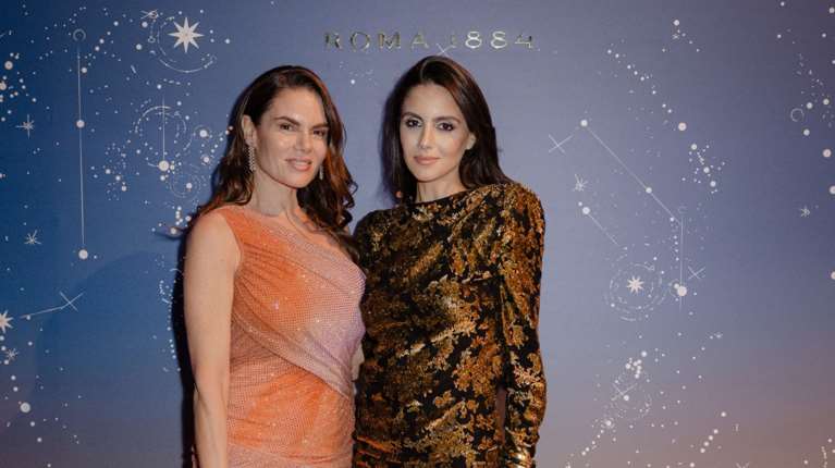 Μιράντα Πατέρα - Αλεξάνδρα Νίκα: Super glam σε χριστουγεννιάτικο δείπνο